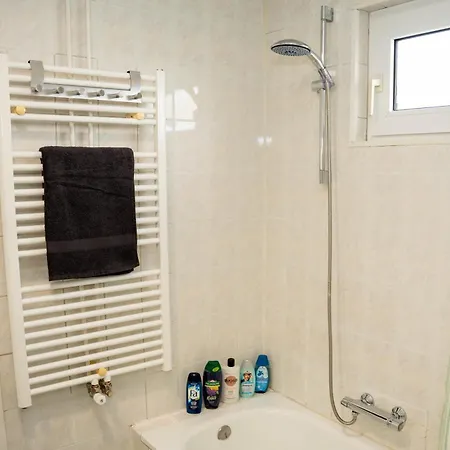 Private And Spacious *
